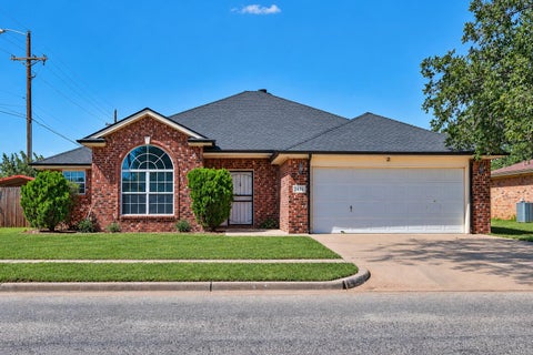 Photo of 2416 92nd Street, Lubbock, TX 79423 (MLS # 202614100)