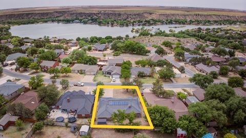 Photo of 26 Highland Drive, Ransom Canyon, TX 79366 (MLS # 202606125)