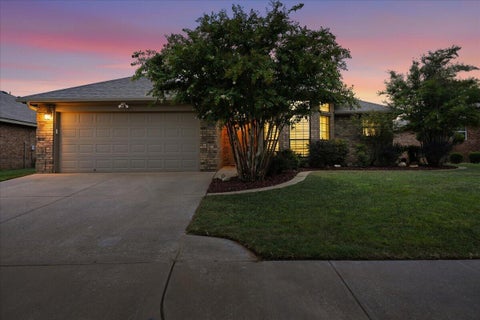 Photo of 6807 8th Street, Lubbock, TX 79416 (MLS # 202611678)