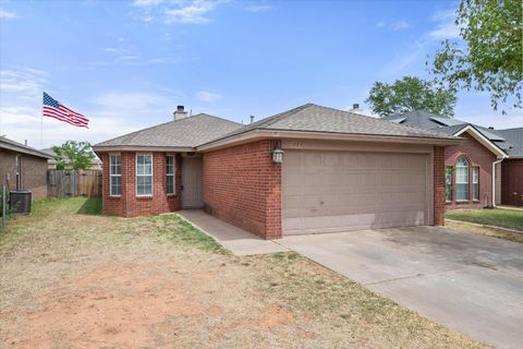 Photo of 1704 75th Street, Lubbock, TX 79423 (MLS # 202606131)