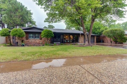 Photo of 6207 Lynnhaven Drive, Lubbock, TX 79413 (MLS # 202607698)