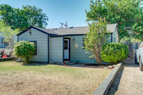 Photo of 2019 40th Street, Lubbock, TX 79412 (MLS # 202606301)