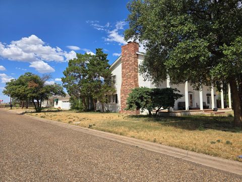 A home in Slaton