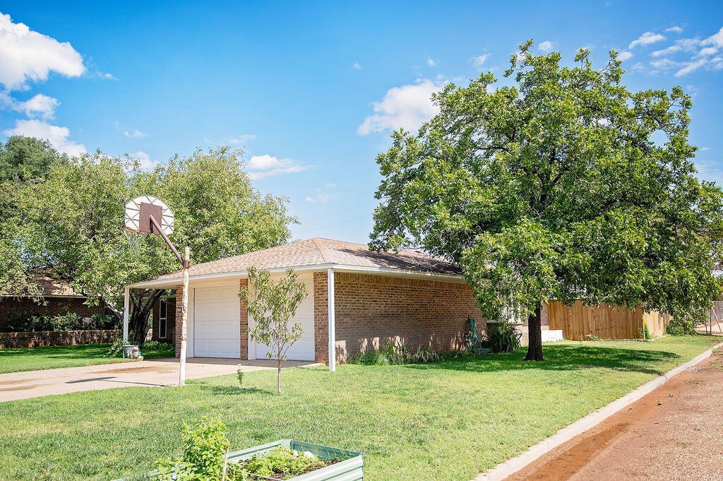 600 N Adams Avenue, Denver City, TX, 79323 1 600 N Adams Avenue