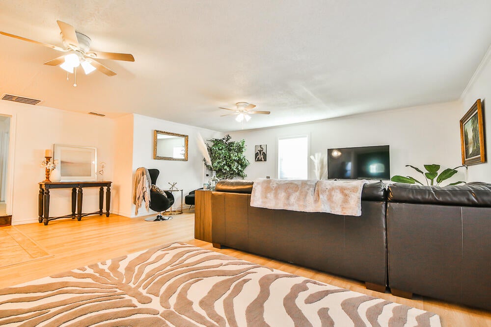 4517 39th Street - Photo 2