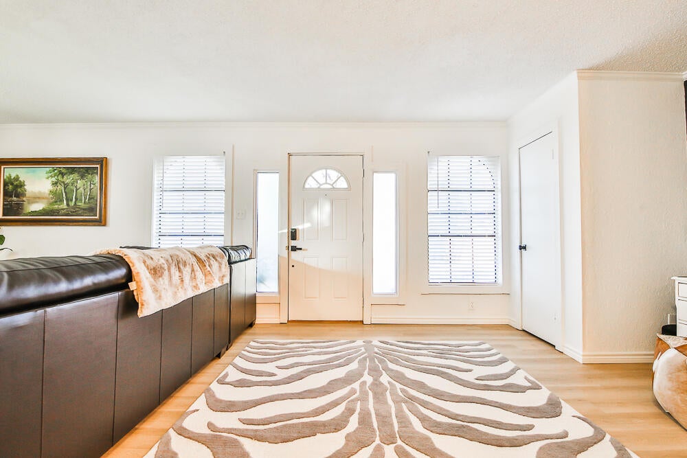 4517 39th Street - Photo 4
