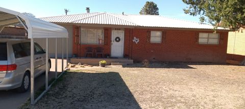 Photo of 904 W 7th Street, Muleshoe, TX 79347 (MLS # 202603424)