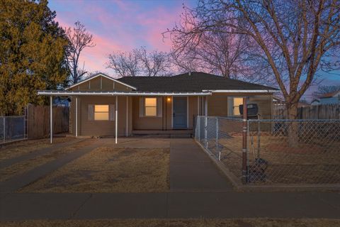 Photo of 2012 62nd Street, Lubbock, TX 79412 (MLS # 202603059)