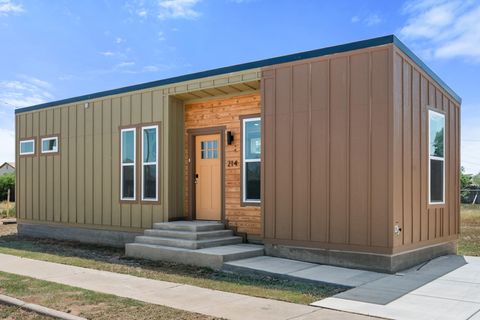 Photo of 214 Fig Avenue, Lubbock, TX 79403 (MLS # 202610321)