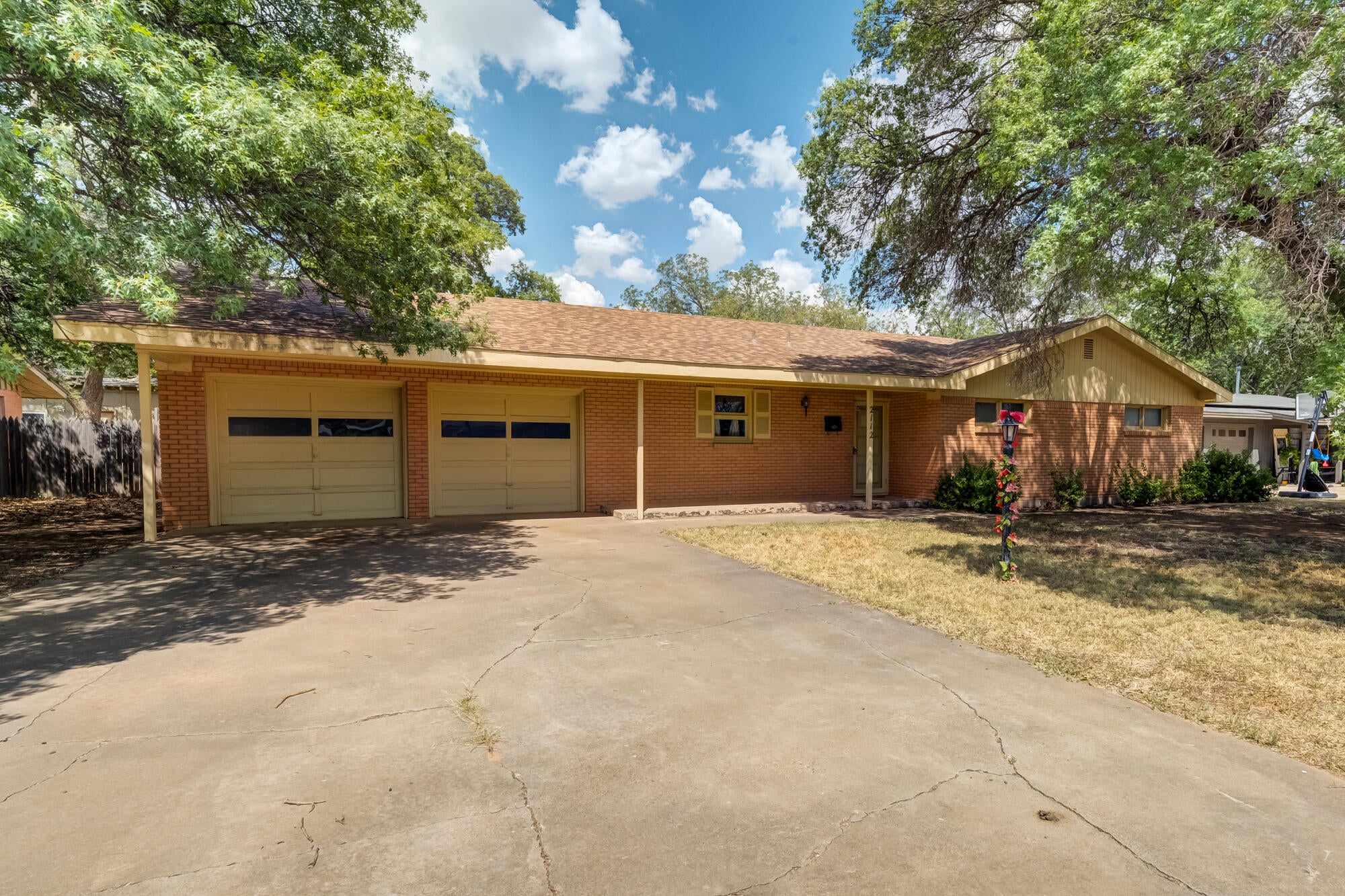 2112 55th Street - Photo 3