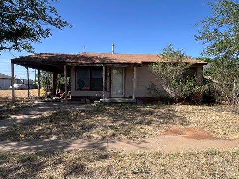 Photo of 618 30th Street, Lubbock, TX 79404 (MLS # 202605784)