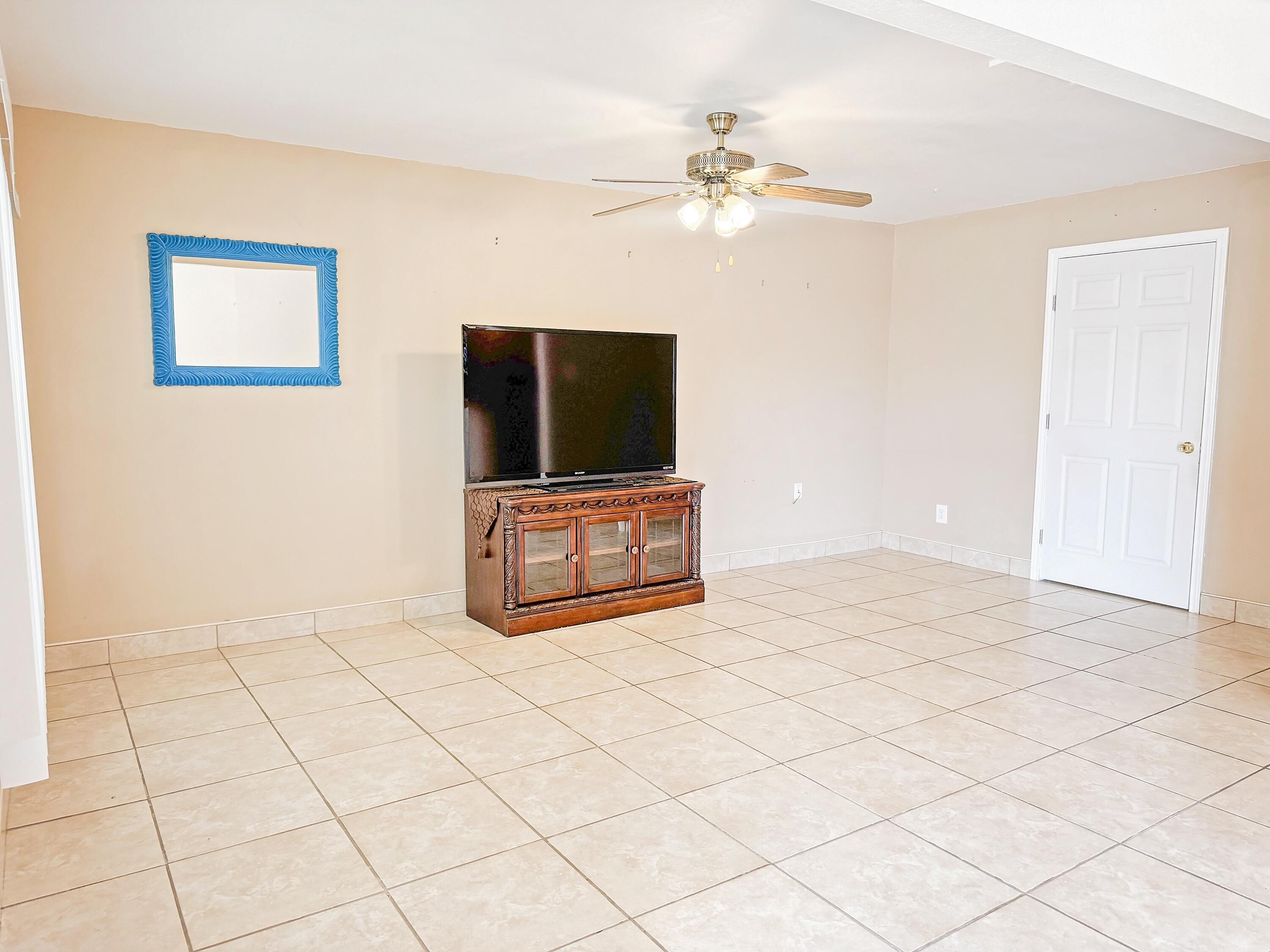 413 E Dogwood Street