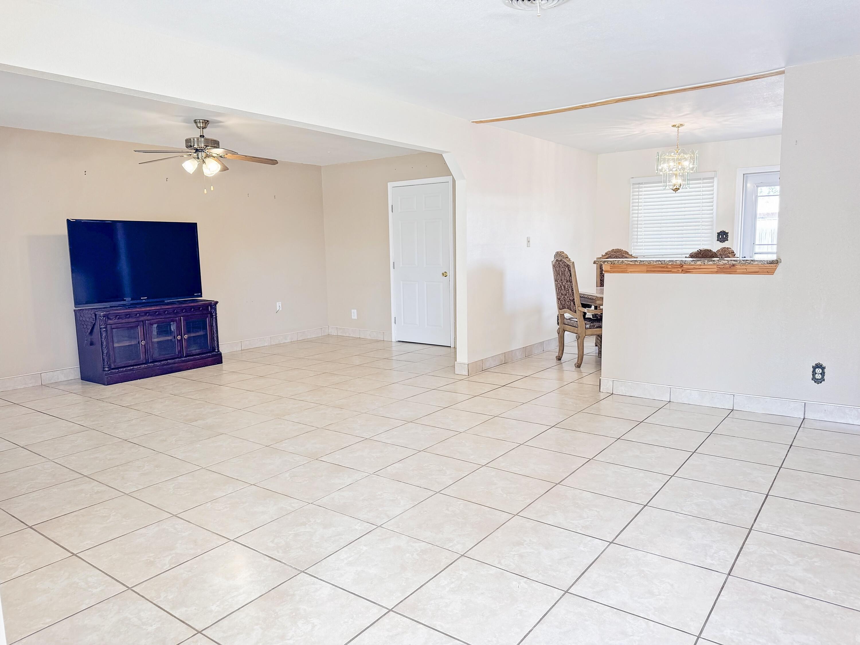 413 E Dogwood Street