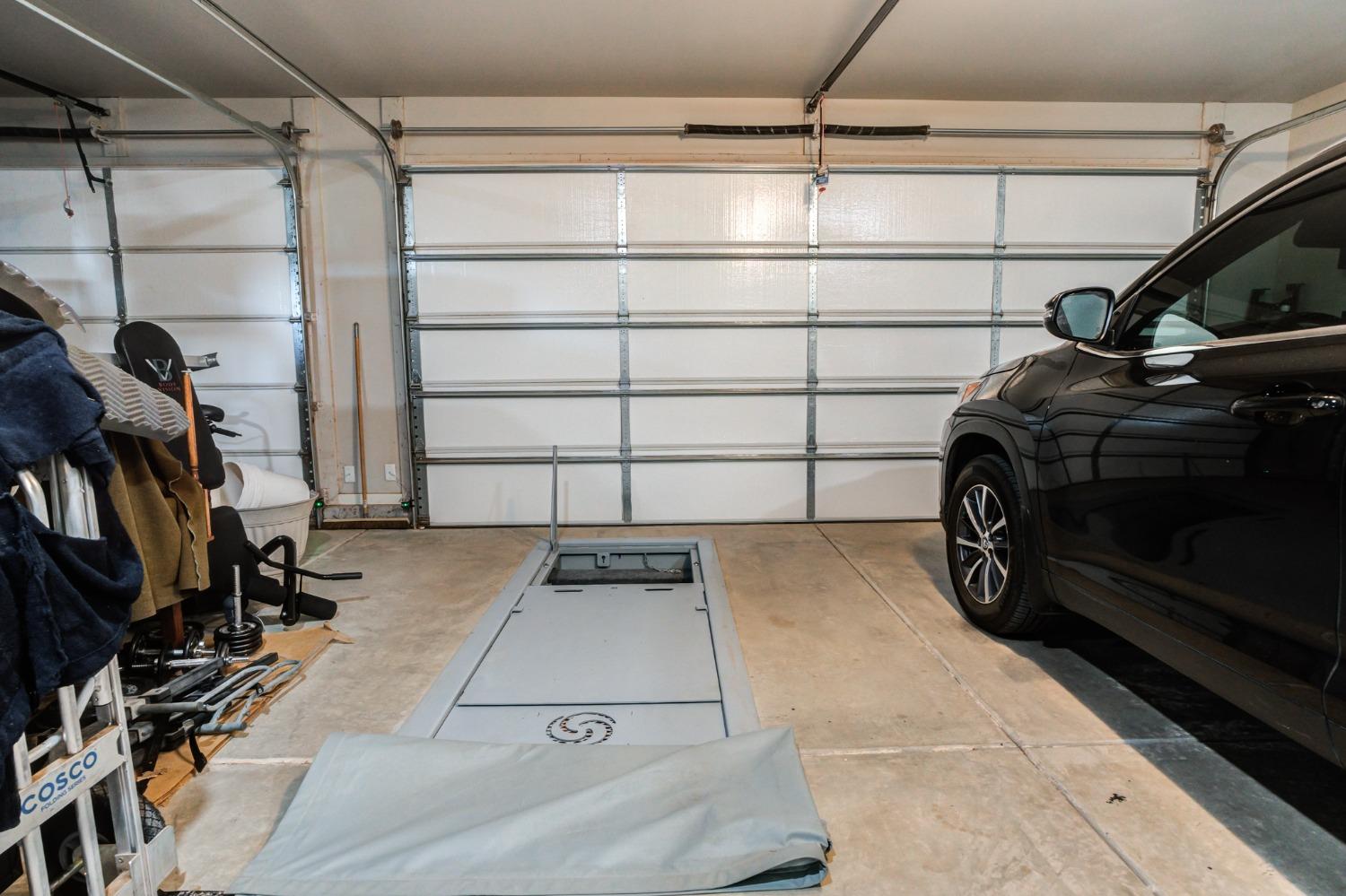 Lubbock, Texas 79424, United States, 4 Bedrooms Bedrooms, ,3 BathroomsBathrooms,Residential,Contingent,46755