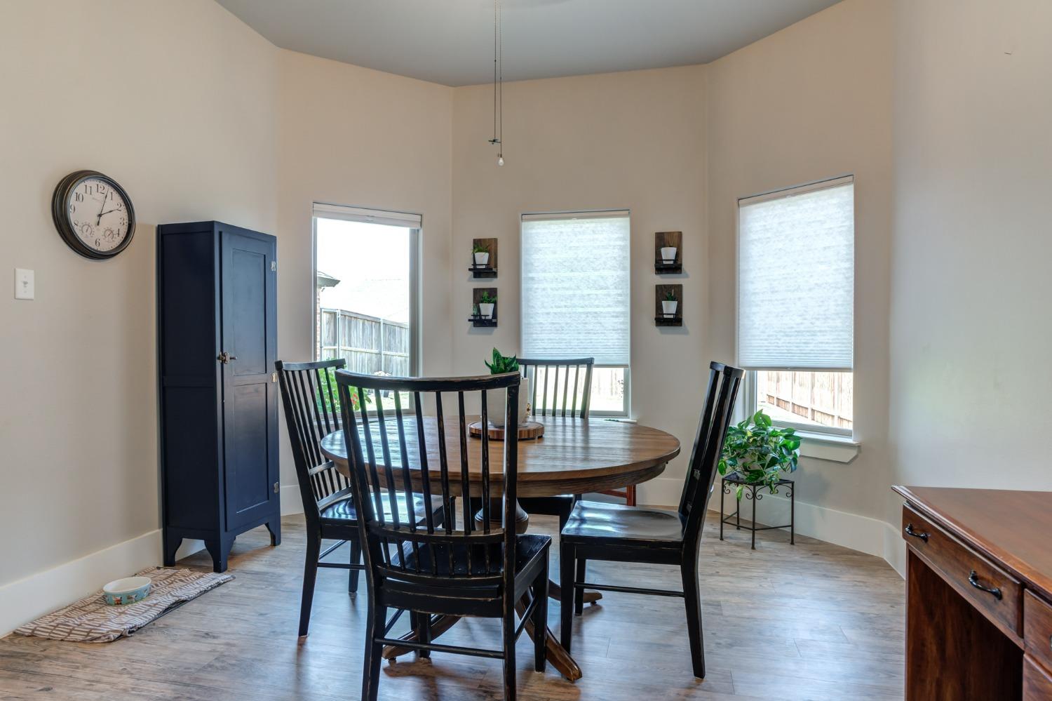 Lubbock, Texas 79424, United States, 4 Bedrooms Bedrooms, ,3 BathroomsBathrooms,Residential,Contingent,46755