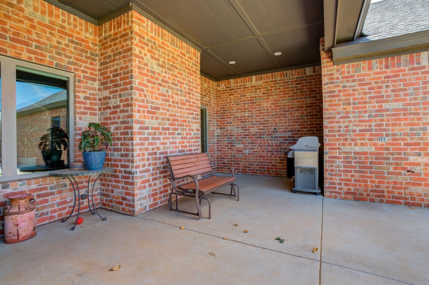 Lubbock, Texas 79424, United States, 4 Bedrooms Bedrooms, ,3 BathroomsBathrooms,Residential,Contingent,46755