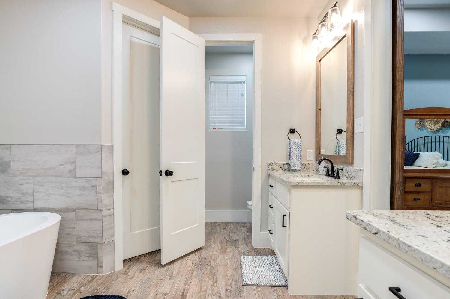 Lubbock, Texas 79424, United States, 4 Bedrooms Bedrooms, ,3 BathroomsBathrooms,Residential,Contingent,46755