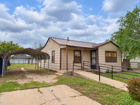 Photo of 2803 Bates Street, Lubbock, TX 79415 (MLS # 202613618)