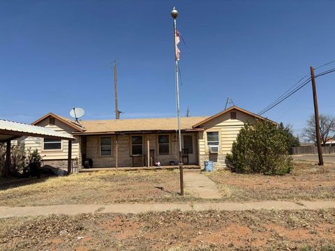 Photo of 802 16th Street, Seagraves, TX 79359 (MLS # 202608003)