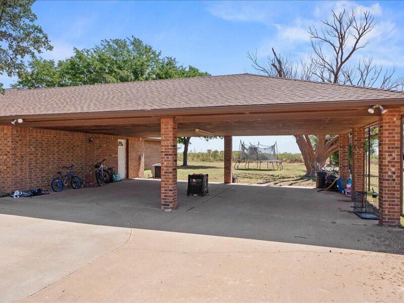 2803 Thomas Drive