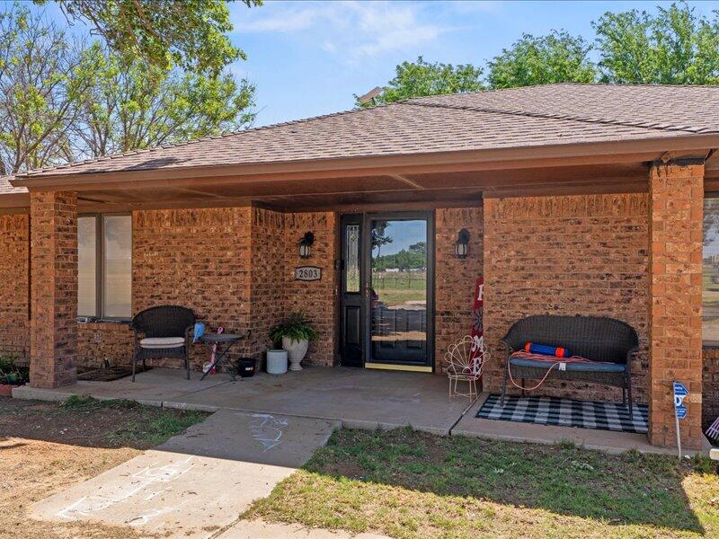 2803 Thomas Drive
