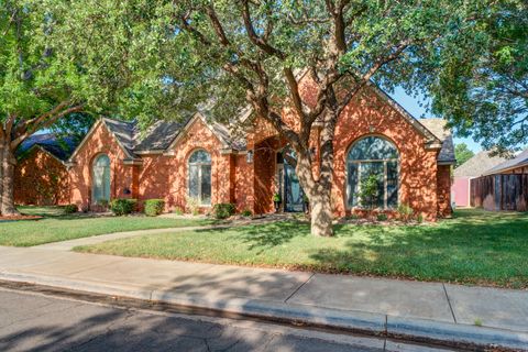 Photo of 8210 Dover Avenue, Lubbock, TX 79424 (MLS # 202607223)