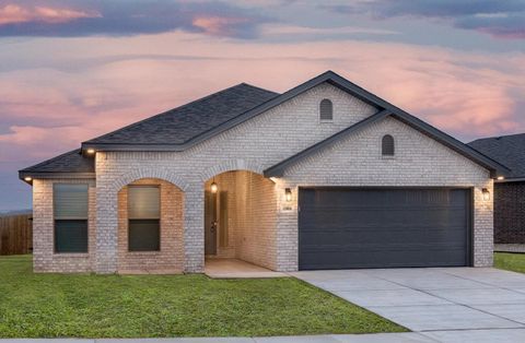Photo of 2413 Helena Avenue, Lubbock, TX 79407 (MLS # 202607000)