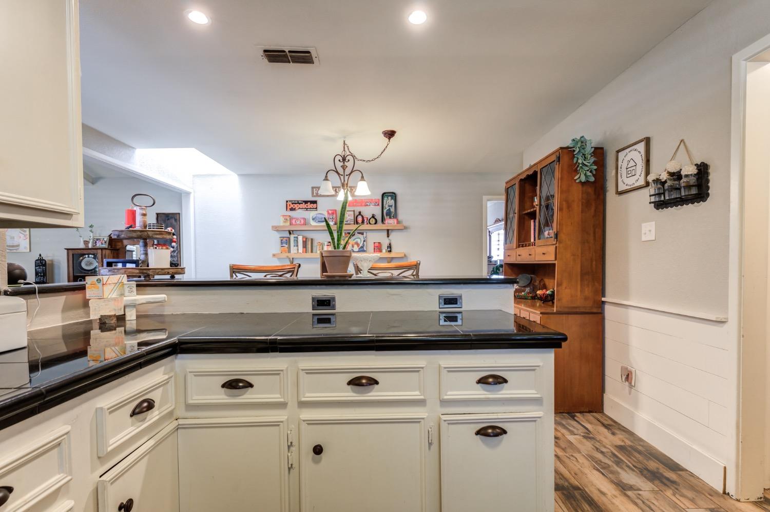 Lubbock, Texas 79424, United States, 3 Bedrooms Bedrooms, ,2 BathroomsBathrooms,Residential,Active,57922