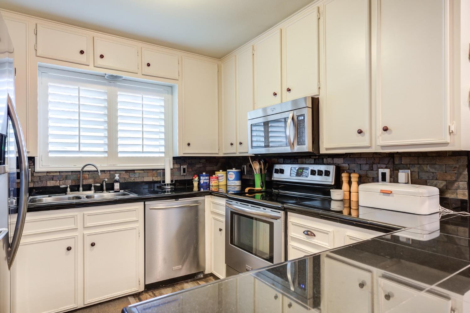 Lubbock, Texas 79424, United States, 3 Bedrooms Bedrooms, ,2 BathroomsBathrooms,Residential,Active,57922