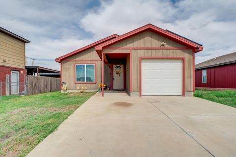 Photo of 2403 Birch Avenue, Lubbock, TX 79404 (MLS # 202608073)