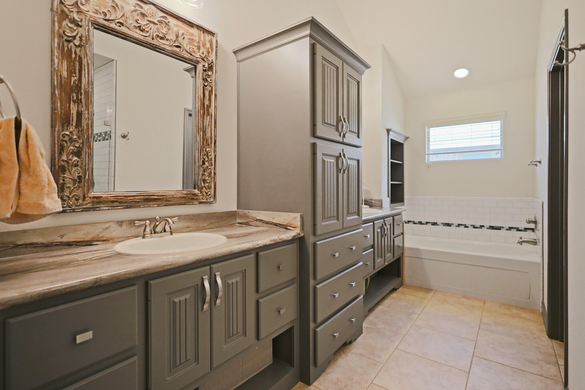 Lubbock, Texas 79424, United States, 4 Bedrooms Bedrooms, ,3 BathroomsBathrooms,Residential,Active,89892