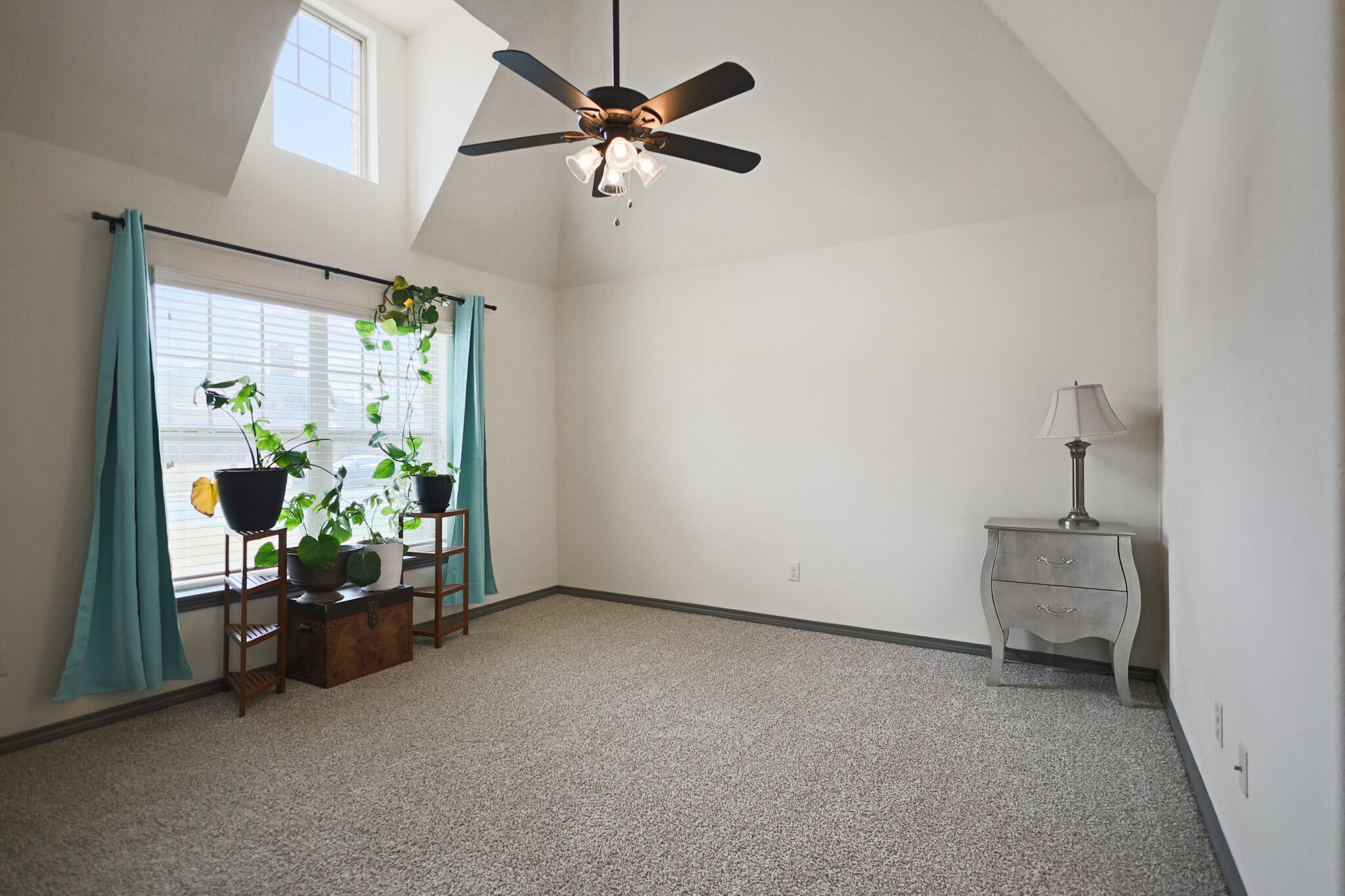 Lubbock, Texas 79424, United States, 4 Bedrooms Bedrooms, ,3 BathroomsBathrooms,Residential,Active,89892