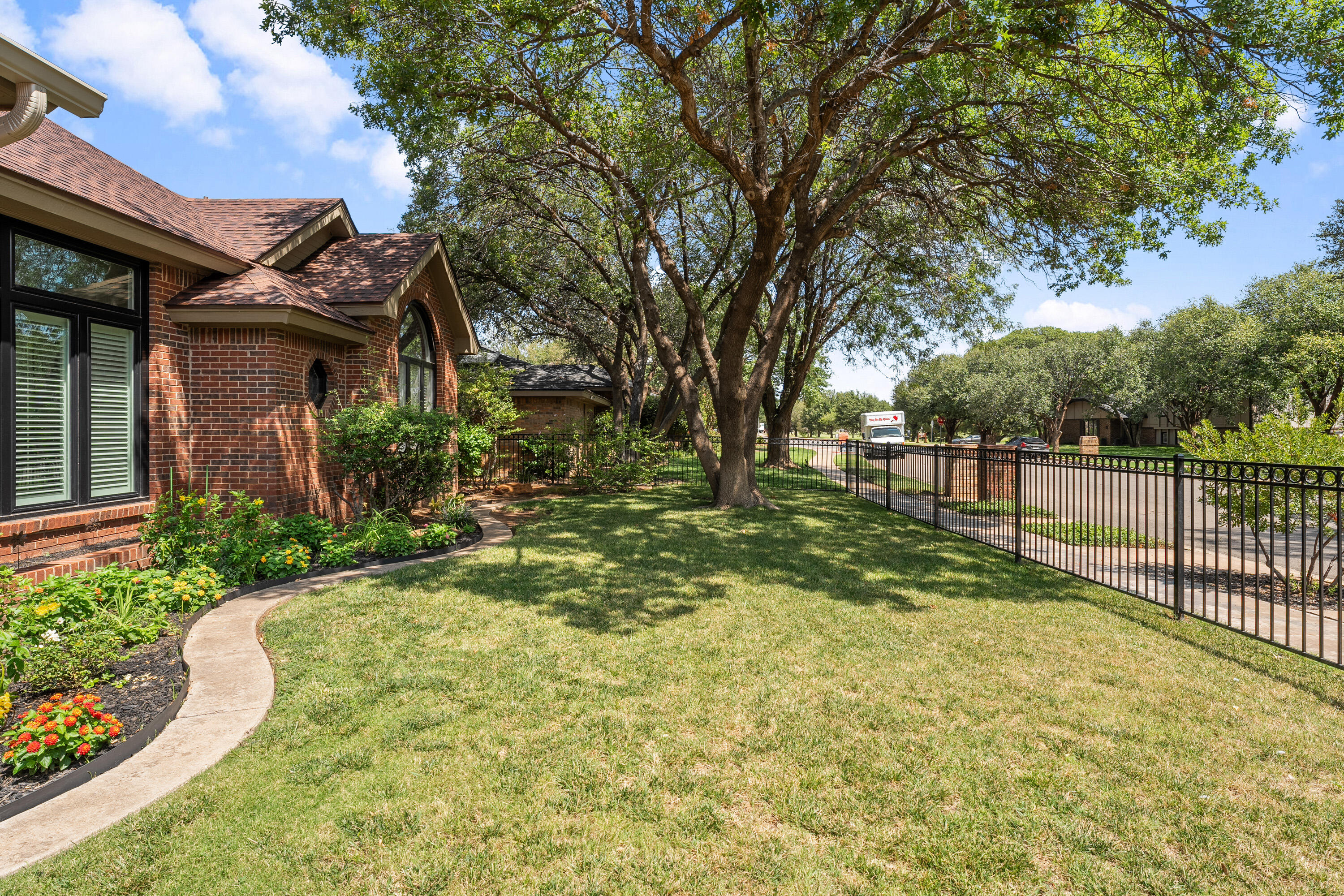 9306 Nashville Avenue