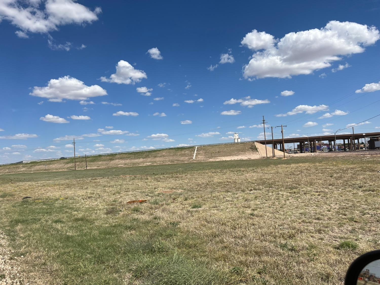 3200 N Interstate 27