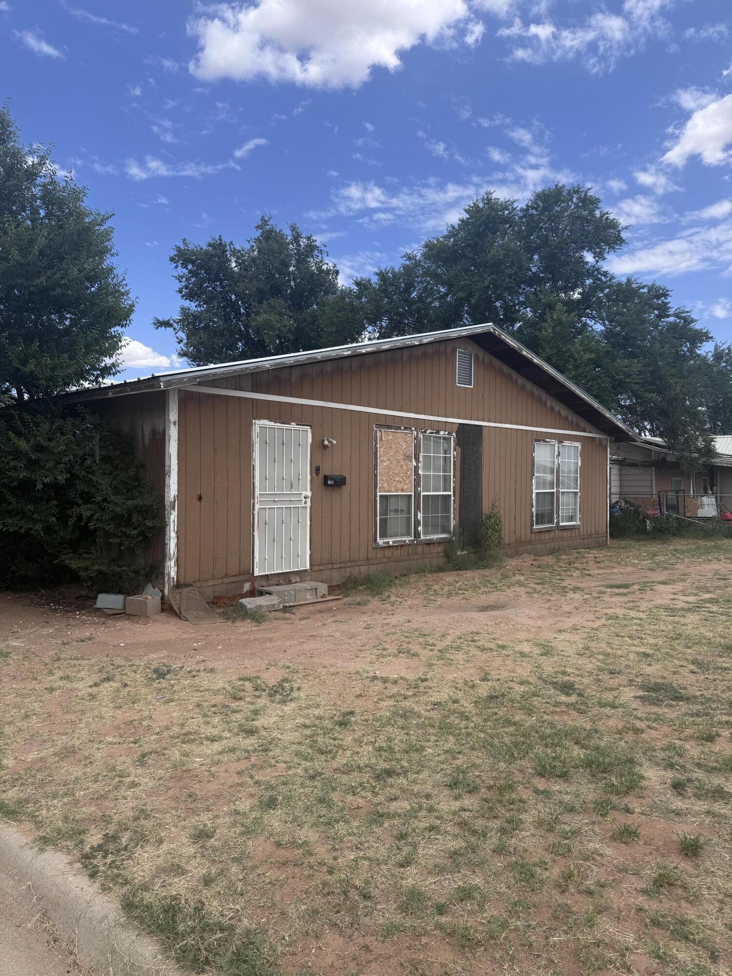 1401 S Canyon Avenue