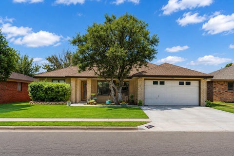 Photo of 5511 94th Street, Lubbock, TX 79424 (MLS # 202613442)