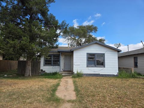 Photo of 614 39th Street, Lubbock, TX 79404 (MLS # 202605964)