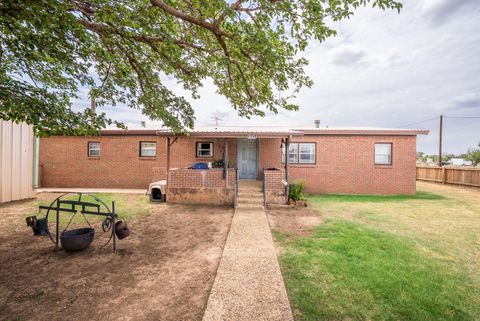 Photo of 3405 N County Road 1650, Lubbock, TX 79416 (MLS # 202609304)