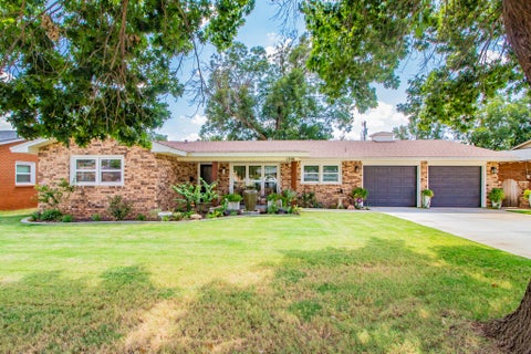 Photo of 1308 E Harris Street, Brownfield, TX 79316 (MLS # 202612628)