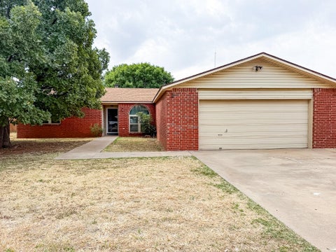 Photo of 2409 92nd Street, Lubbock, TX 79423 (MLS # 202613396)