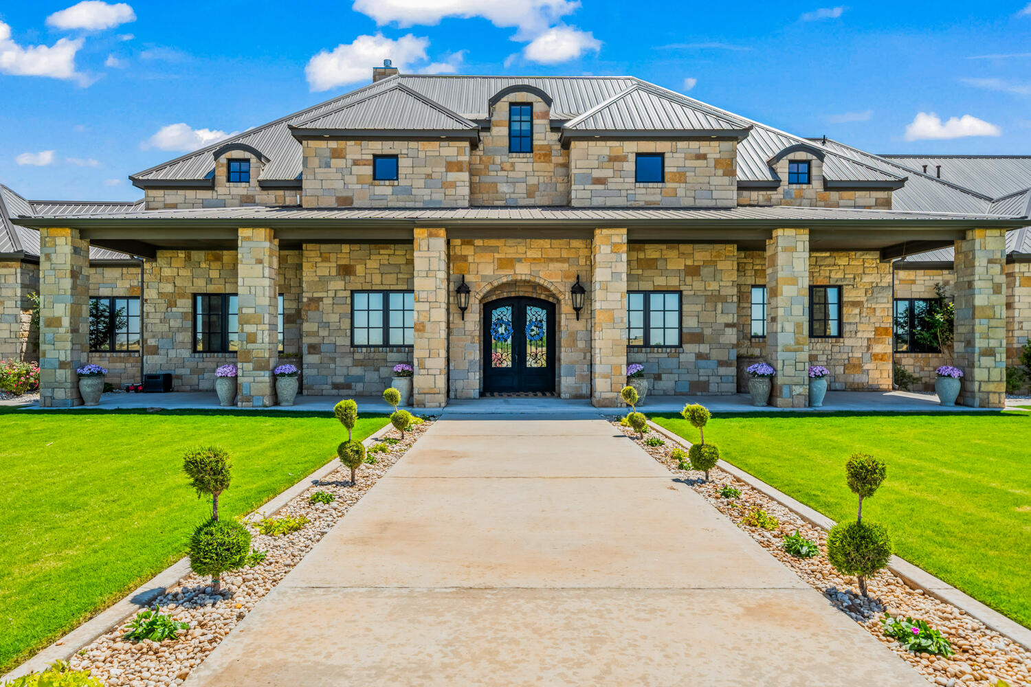 8216 E County Road 6100