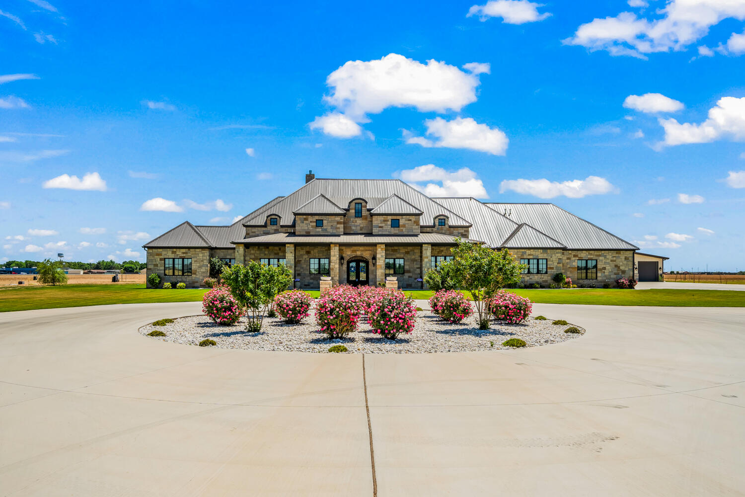 8216 E County Road 6100