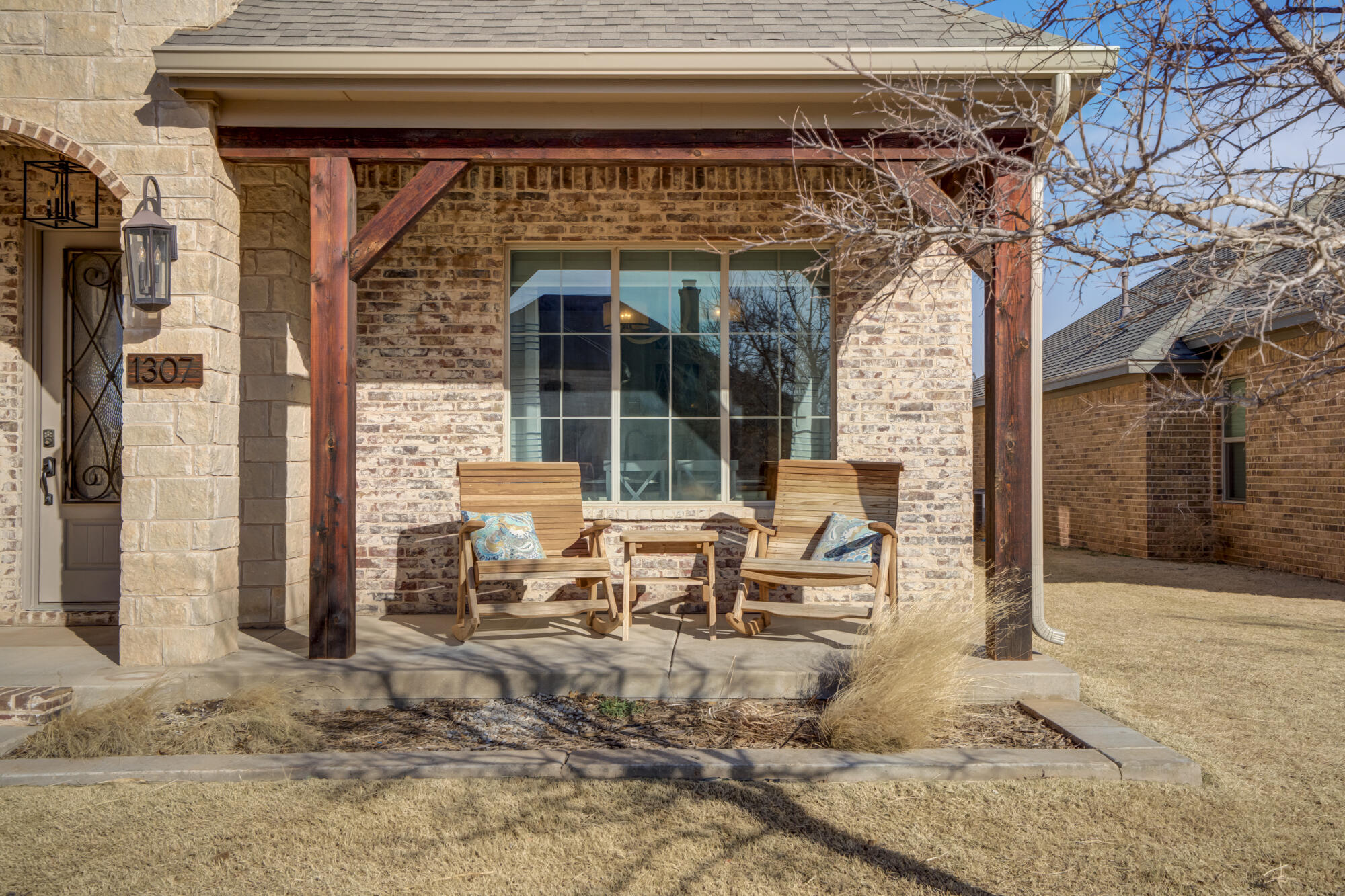 1307 Buckingham Avenue