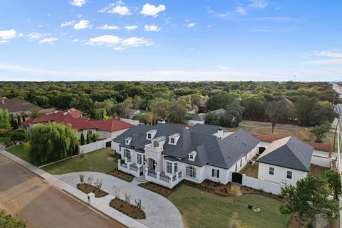 1902 Aberdeen Avenue Lubbock TX 79407