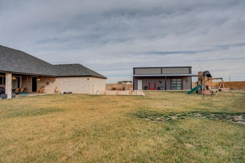 A home in Ropesville