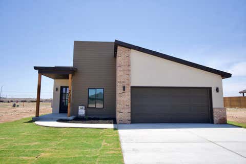 Photo of 7013 18th Place, Lubbock, TX 79416 (MLS # 202607594)