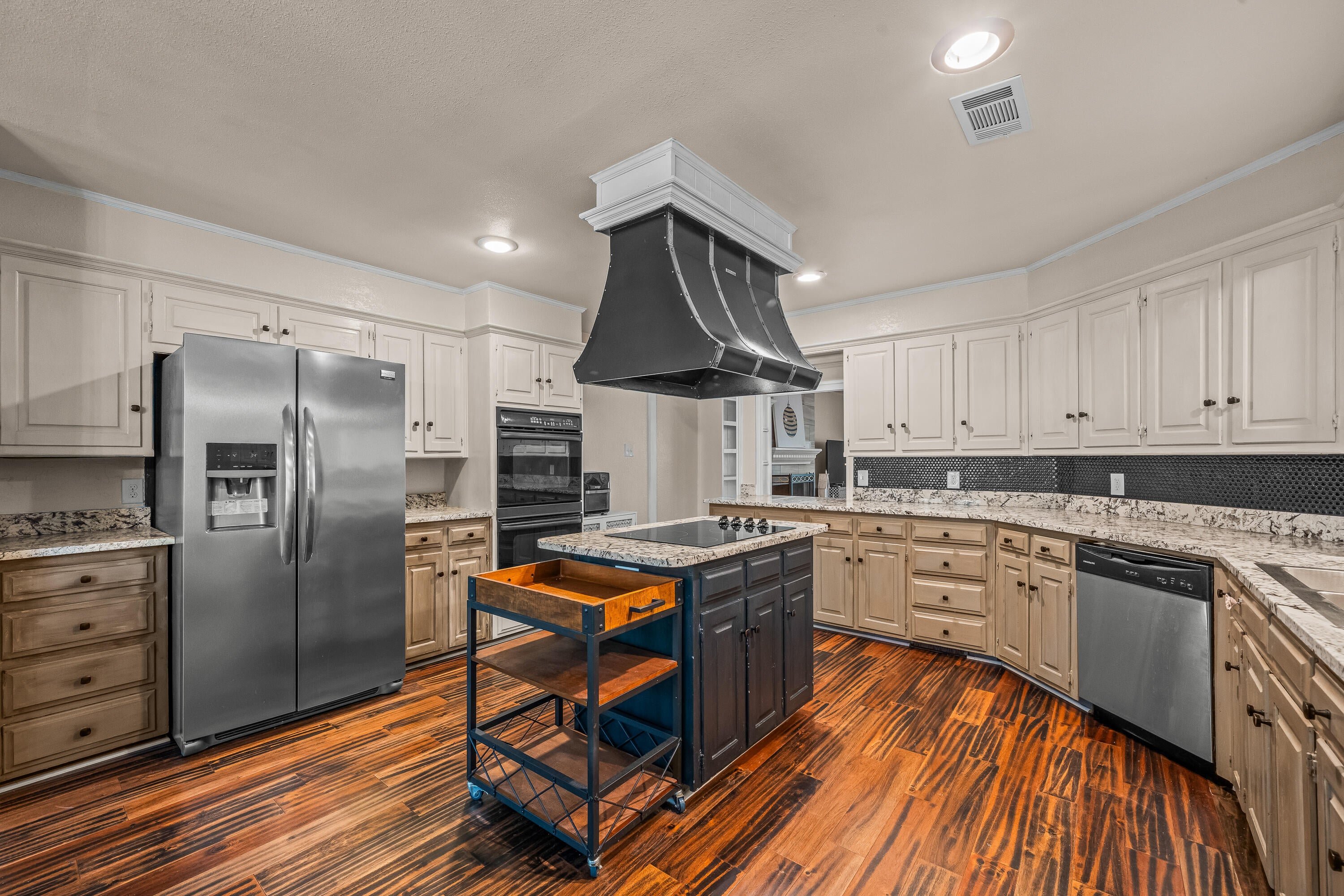 8010 Wayne Avenue - Photo 4