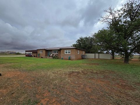 A home in Denver City