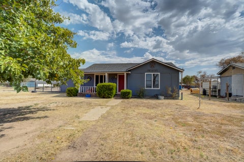 Photo of 6006 E County Road 6300, Lubbock, TX 79403 (MLS # 202611936)