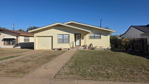 Photo of 2110 39th Street, Lubbock, TX 79412 (MLS # 202614216)